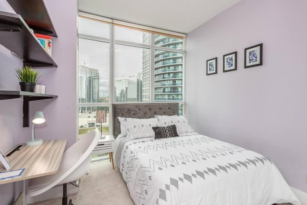 Modern 2 Bedroom Condo In Heart Of Mississauga W/ Views Exterior photo